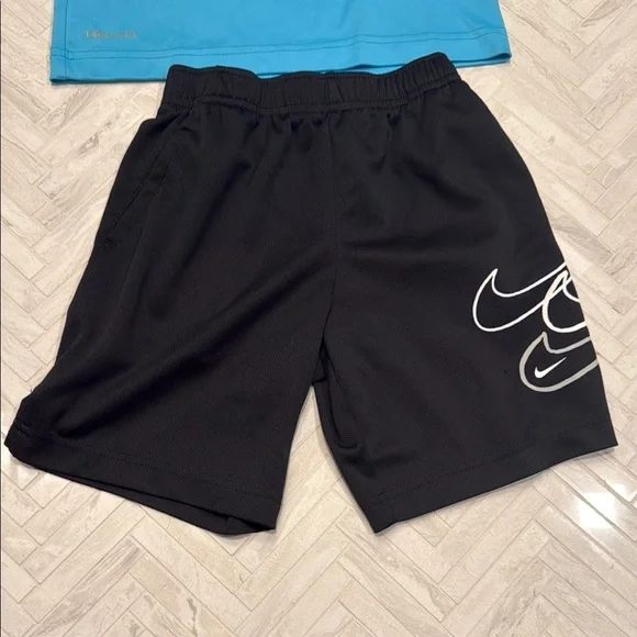 Nike Blue T-Shirt and Black Shorts Set, size kids 7
